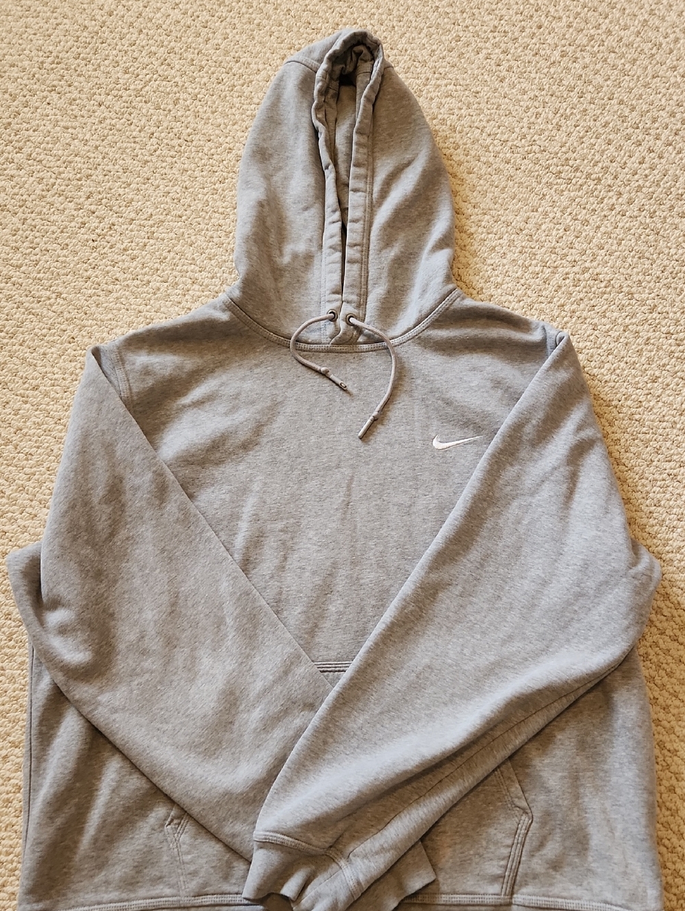 Nike Men’s Light Gray Hoodie with Swoosh